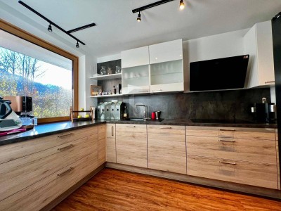 SANIERT! SONNIGER WINTERGARTEN MIT SUPER AUFTEILUNG!