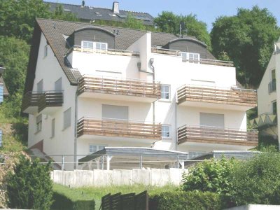 Außergewöhnliche3-Zimmer auf drei Ebenen mit Blick ins Lahntal von 4 Balkons