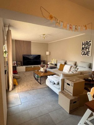 *Anfragestopp* Schöne 4-Zimmer EG-Wohnung mit Garten, Garage, Stellplätze & Laube