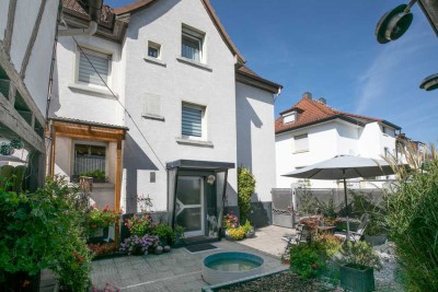 Vielseitig nutzbares 1-3 Familienhaus in einem gepflegten Zustand