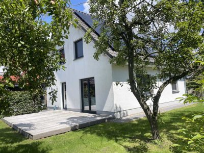 EFH mit Photovoltaik (Speicher/Wallbox), Wärmepumpe und EBK