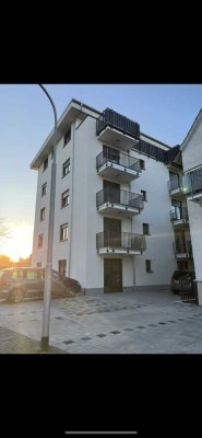 Moderne 2-Zimmer-Neubauwohnung mit Balkon und Stellplatz in gepflegtem Haus