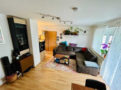 Helle, moderne 3-Zimmer Wohnung mit Terrasse im 1. OG