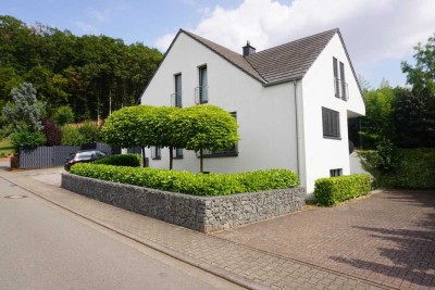 Wunderschönes freistehendes Einfamilienhaus - Wohnen auf über 250 m²