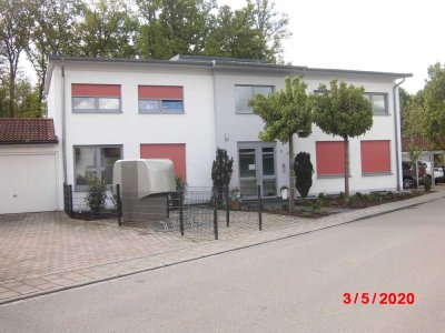 Moderne 3-Zimmer-EG-Wohnung mit Terasse, Garten u. Einbauküche in Wasserburg am Inn