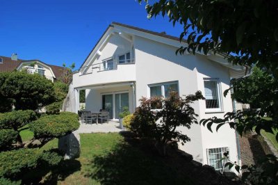 *** Traumhaftes Einfamilienhaus mit XXL-Grundstück in TOP-Lage ***