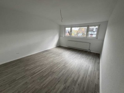 Schöne helle renovierte 2 ZKB in Taunusstein-Hahn