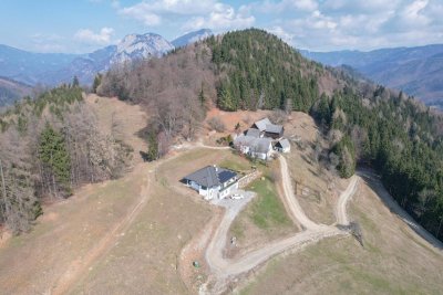 Absolute Alleinlage! 23 ha Naturidyll mit Wohnhaus, Bauernhof &amp; Nebengebäuden