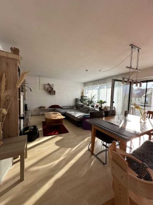 Helle 3-Zimmer-Wohnung in ruhiger Lage mit großem Balkon, Garage und zusätzlichem Stellplatz