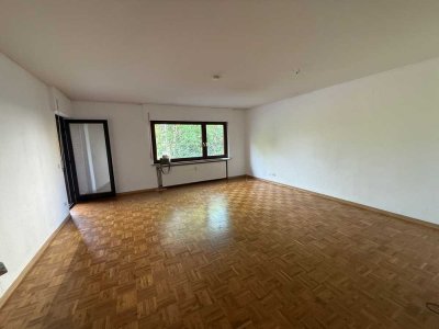 Großzügige 3 Zimmer Wohnung in zentraler Lage