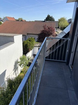 Kernsanierte Maisonettewohnung mit Balkon in Rheinnähe zu verkaufen