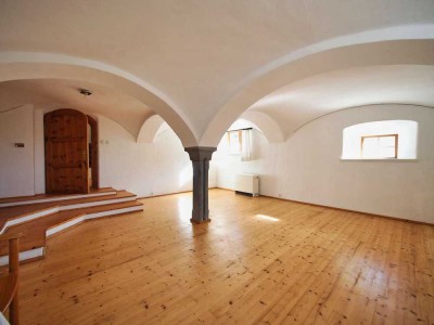 Vachendorf - Sonnig und ruhig gelegenes Bauernhaus mit 2.000 qm Grund - 5min nach Traunstein