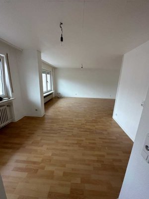 Geschmackvolle 3-Raum-EG-Wohnung mit Balkon in Linkenheim-Hochstetten