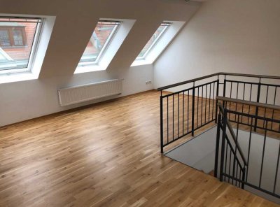 ++ Stilvolle, neuwertige 2 Zi.-Maisonette-Wohnung mit gehobener Innenausstattung // Atrium ++