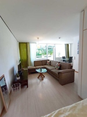 Stilvolle 1-Zimmer-Wohnung mit Balkon VOLL MÖBLIERT
