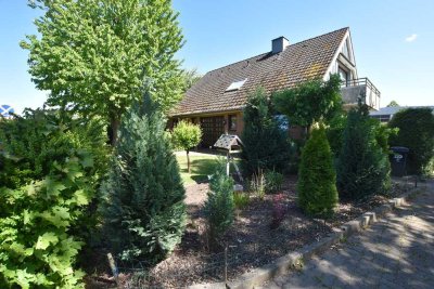 Traumhafte 4-Zimmer-Wohnung mit Terrasse, Garten und zwei Stellplätzen