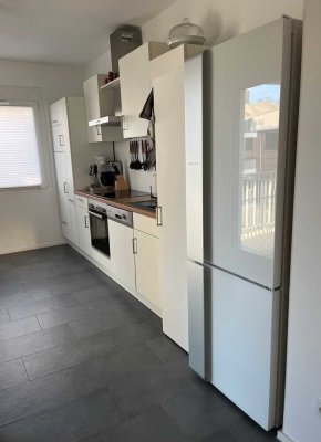 Schöne 3-Zimmer Wohnung mit Loggia und Terrasse