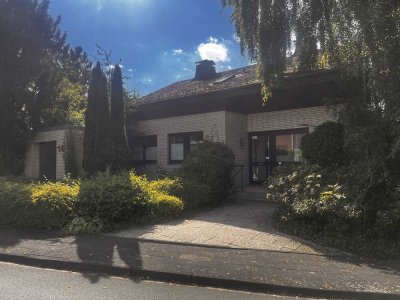 Geräumiges und gepflegtes 7-Zimmer-Haus mit gehobener Innenausstattung in Altenbeken