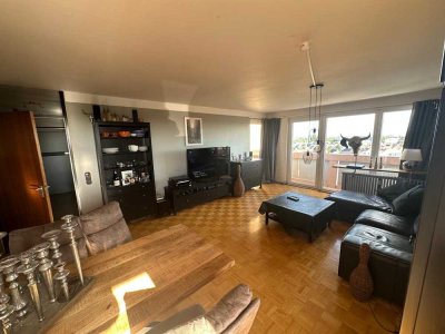 Freundliche 2 bis 3-Zimmerwohnung mit Balkon & EBK mit Ausblick