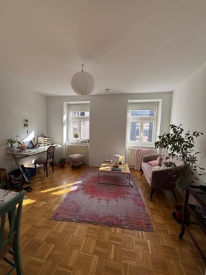 2 Zimmer Altbau in Wien 1170 mit Einbauküche und Lift
