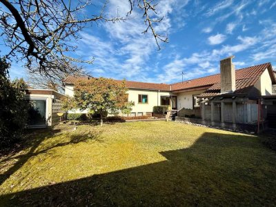 Darf´s ein bisschen mehr sein? Besonderer Bungalow mit großem Grundstück