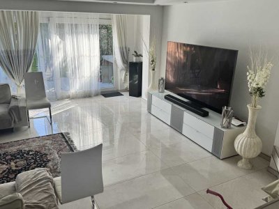 Geräumiges 8-Zimmer-Einfamilienhaus mit luxuriöser Innenausstattung und EBK in Kaarst