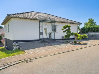 Zeitgemäßes Zuhause mit nachhaltiger Technik – elegantes Einfamilienhaus in Mietingen