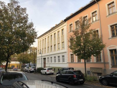schöne 2-Zi.-Wohnung im schicken Altbau in ruhiger zentraler Wohnlage