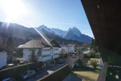 Was für ein Ausblick!! Gemütliche 2 Zimmer Dachgeschosswohnung mit 2 Balkonen in Garmisch