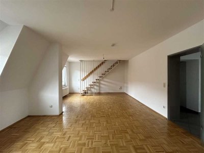 Altbaucharme in Kray! 2-Zi-Maisonetten-Whg mit Balkon