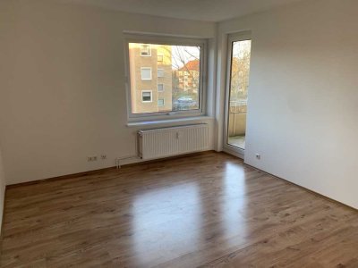 Erstbezug nach Sanierung: Lichtdurchflutetes Zuhause mit Balkon und moderner Dusche