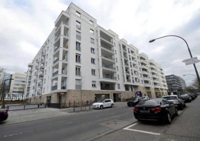 Stilvoll möblierte, moderne 3-Zimmer-Wohnung mit Balkon/Frankfurt-Niederrad