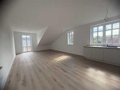 KIEL WELLSEE: 2-Zimmerwohnung mit EBK, Duschbad/WC + Aufzug ab sofort zu vermieten!