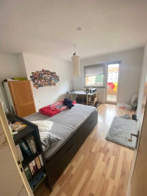 Helle 3-Zimmer-Wohnung mit Balkon und EBK im Frankenberger Viertel (WG geeignet)