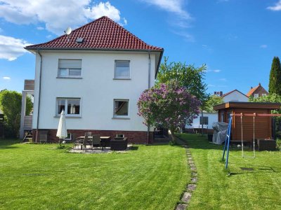Freistehendes Ein-/Mehrfamilienhaus mit gehobener Innenausstattung und Gartenauna in Nidderau