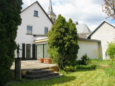 Gartenparadies mit Terrassen, Pool, Scheune und Garage, Wohnhaus mit 2 WE