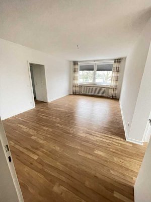 Wohnung mit hochwertiger Einbauküche und Balkon