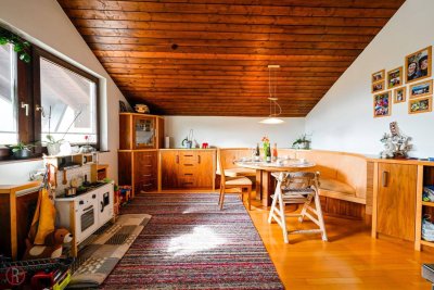 Besondere lichtdurchflutete 4-Zimmer-Dachgeschosswohnung mit Panoramablick über Schwaz