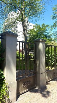 " LEBEN IM PARK "I GINNHEIM I 2- ZIMMER I ERDGESCHOSS I BALKON I TG STELLPLATZ I TOP LAGE