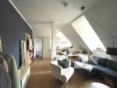 Komfort und Design vereint: Helle Dachgeschosswohnung im Herzen Schwerins