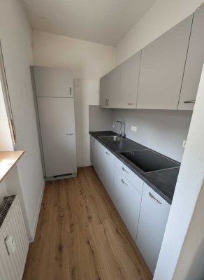 gepflegte 1-Zimmer-DG-Wohnung mit Süd-Balkon und EBK in Rastatt