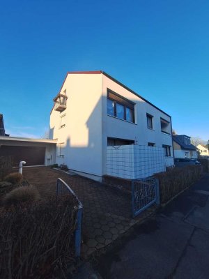 2 Zimmerwohnung mit Einbauküche und Klimaanlage