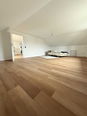 Frisch renovierte, lichtdurchflutete 3-Zimmer-Wohnung