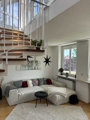 Ruhig gelegene 3,5-Zimmer-Maisonette-Wohnung mit Balkon und Dachterrasse in Kirchheim bei München