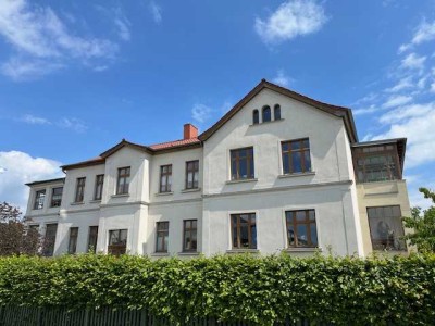 exklusive 3-Raum Wohnung mit Balkon und Wintergarten direkt am Kurpark