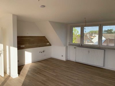 Helle 2-Zimmer DG-Wohnung in Troisdorf-Bergheim // Erstbezug nach Renovierung