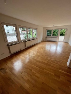 Hochwertige 4 Zimmer-Wohnung mit Balkon u. Garten in ruhiger Lage von Ötlingen