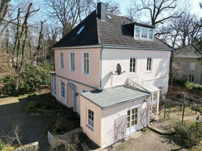 Gelegenheit in Oberneuland: Exklusives Grundstück mit stilvoller Villa inklusive