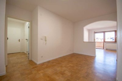 ***tolle 3,5-ZIMMER-WOHNUNG in zentraler Lage - KOMPLETT RENOVIERT***