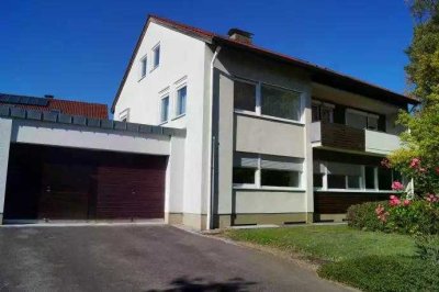 Schöne ruhige 3-Zimmerwohnung im 1.OG mit Einbauküche und Balkon